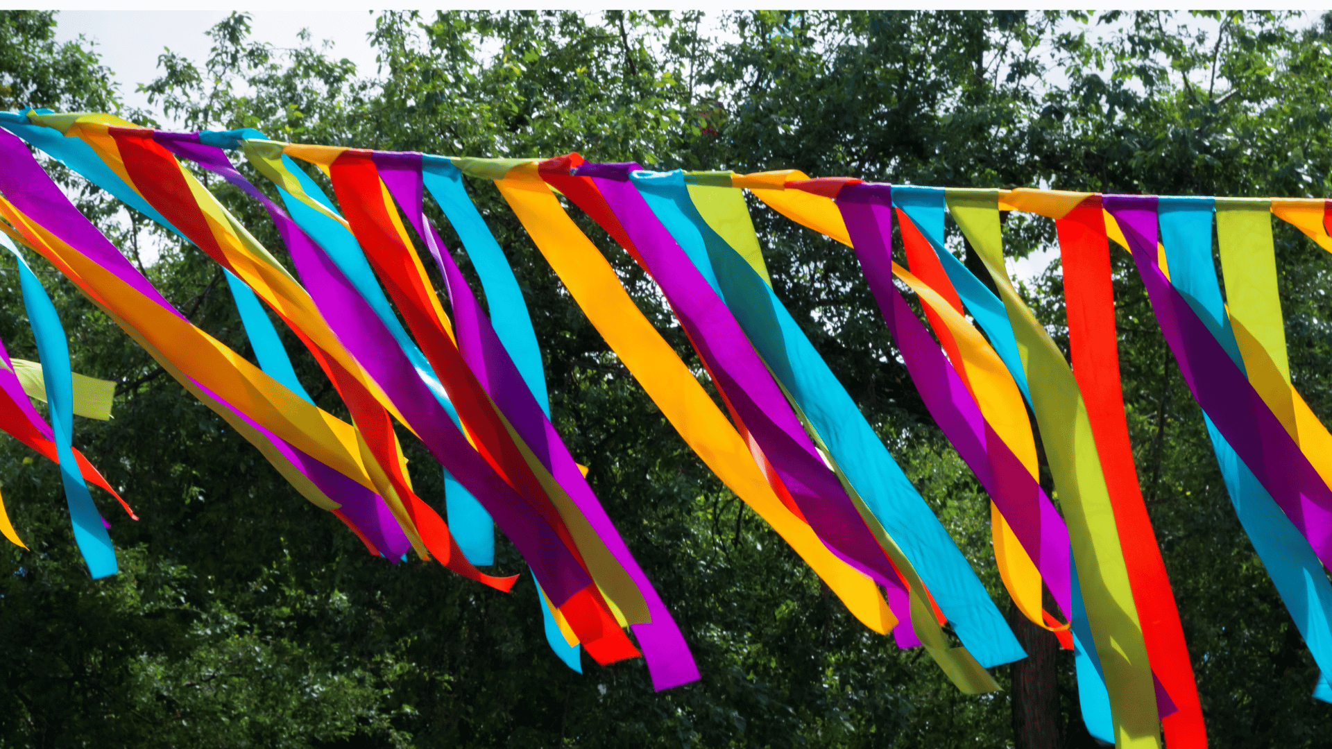 How to Make and Decorate with Fabric Bunting for Every Occasion